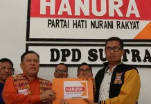 Lukman Abunawas Resmi Kembalikan Formulir ke Hanura Lukman Abunawas Resmi Kembalikan Formulir ke Hanura