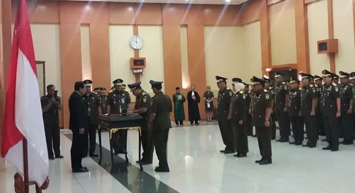 pelantikan_kejari_ri Azhari Resmi Pimpin Kejati Sultra