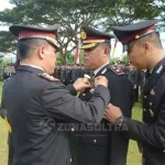 Kapolsek Asera Terima Penghargaan Bintang Bhayangkara Nararya Kapolsek Asera Terima Penghargaan Bintang Bhayangkara Nararya
