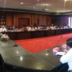 Pasca Penahanan Nur Alam, Saleh Lasata Minta SKPD Jaga Kekompakan dan Ritme Kerja Pasca Penahanan Nur Alam, Saleh Lasata Minta SKPD Jaga Kekompakan dan Ritme Kerja