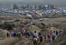 Eksotika Bromo Memukau Wisman di Hari Raya Yadnya Kasada 2017 Eksotika Bromo Memukau Wisman di Hari Raya Yadnya Kasada 2017