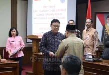 Saleh Lasata Resmi Jadi Plt Gubernur Sultra Saleh Lasata Resmi Jadi Plt Gubernur Sultra