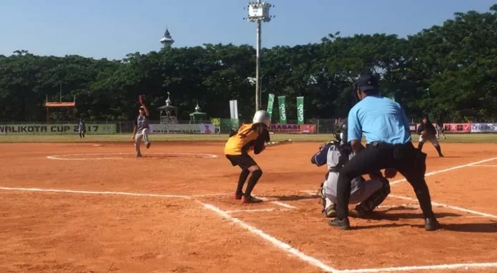 Tim Softball Putri SMAN 4 Kendari Raih Kemenangan Pertama