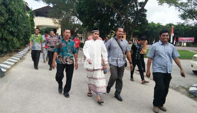 Tersandung Kasus Narkoba, Pria Ini Dinikahkan di Masjid Polda Sultra