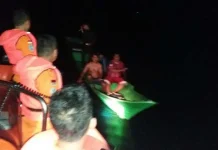 SAR Kendari Evakuasi 4 Penumpang Loangboat Tujuan Pulau Karang Kapota SAR Kendari Evakuasi 4 Penumpang Loangboat Tujuan Pulau Karang Kapota