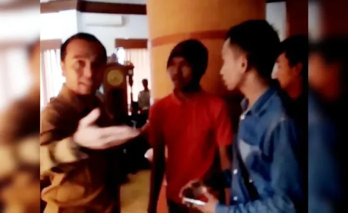 wk Alasan Ruangan Sempit, Asrpri Bupati Wakatobi Larang Wartawan Liputan