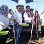 Jagungkan Lahan Tidur, Mentan Bantu Gempita Bombana 10 Unit Tracktor Roda Empat Jagungkan Lahan Tidur, Mentan Bantu Gempita Bombana 10 Unit Tracktor Roda Empat