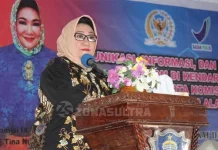 Tina Nur Alam Minta Masyarakat Wakatobi Doakan Nur Alam Tina Nur Alam - Anggota Dewan Perwakilan Rakyat (DPR) Republik Indonesia (RI) Komisi IX