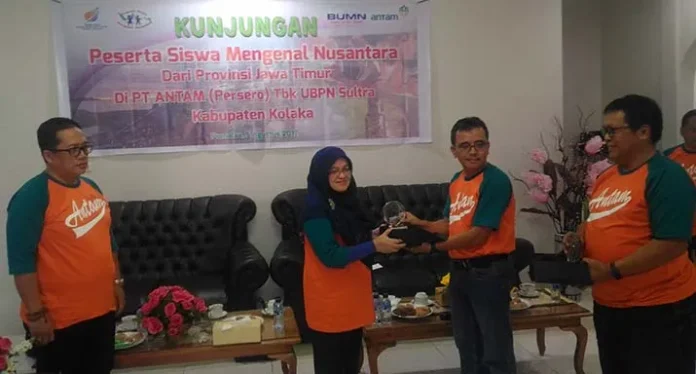 Puluhan Siswa dari Jatim Kunjungi Antam Pomalaa