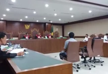 Arbab Paproeka Akui Minta Uang Rp 5 Miliar pada Umar Samiun Arbab Paproeka Akui Minta Uang Rp 5 Miliar pada Umar Samiun
