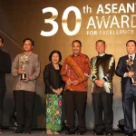 Menpar Arief Yahya Serahkan Penghargaan ASEANTA Awards 2017 Menpar Arief Yahya Serahkan Penghargaan ASEANTA Awards 2017