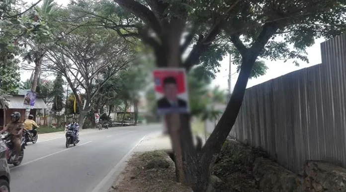 baliho_langgar Satpol PP Akan Tertibkan Baliho Balon Gubernur Sultra Yang Langgar Perda