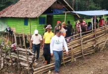Jumat Barokah, Pemda Konut Benahi Desa Terpencil di Kaki Gunung Amorome Jumat Barokah, Pemda Konut Benahi Desa Terpencil di Kaki Gunung Amorome
