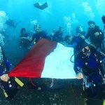 HUT RI ke-72, Tanjung Lesung Gelar Upacara Bendera di Bawah Laut HUT RI ke-72, Tanjung Lesung Gelar Upacara Bendera di Bawah Laut