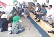 BBM Langka di Wakatobi, Mahasiswa Demo di Kantor Bupati BBM Langka di Wakatobi, Mahasiswa Demo di Kantor Bupati