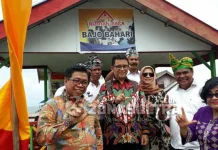 Berkunjung di Buton, Dirjen PAUD dan Dikmas Resmikan Rumah Baca Bajo Bahari Berkunjung di Buton, Dirjen PAUD dan Dikmas Resmikan Rumah Baca Bajo Bahari