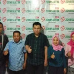 Kunjungi ZONASULTRA.COM, Ketua DPD Demokrat Bernostalgia Kunjungi ZONASULTRA.COM, Ketua DPD Demokrat Bernostalgia
