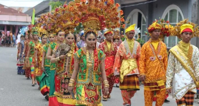 126 Kelompok Barisan GJI Meriahkan HUT RI 72 di Wakatobi