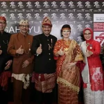 Menpar Arief: Kita Beragam Sekaligus Bersatu dalam Busana Nusantara Menpar Arief: Kita Beragam Sekaligus Bersatu dalam Busana Nusantara