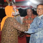 Bupati Konsel Bakal Beri Sanksi Desa yang Tidak Ikut Meriahkan HUT RI Bupati Konsel Bakal Beri Sanksi Desa yang Tidak Ikut Meriahkan HUT RI
