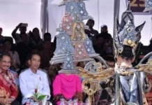 Presiden Jokowi Jawab Hastag #ApaKataPresiden di Jember Fashion Carnaval Jember Fashion Carnival (JFC)