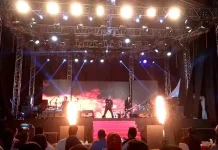 Jamrud dan Coklat Kembali Sukses Hadirkan ‘Lautan Manusia’ di Festival Crossborder Jamrud dan Coklat Kembali Sukses Hadirkan ‘Lautan Manusia’ di Festival Crossborder