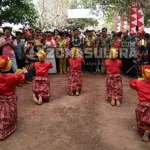 Presiden PT MBG Group: Saya Ingin Cepat Bangun Pabrik Nikel di Konut Presiden PT MBG Group: Saya Ingin Cepat Bangun Pabrik Nikel di Konut Ketgam: KUNJUNGAN KERJA PT MBG-Rombongan perusahaan investor PT MBG disambut dengan tarian Monotambe, selanjutnya penanaman 1000 pohon dan foto bersama oleh Pemerintah Konawe Utara. Kunker tersebut dalam hal kerja sama pembangunan smelter dan tambak udang. (Jefri/ZONASULTRA.COM)