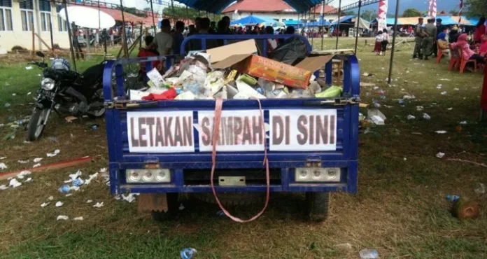 DLH Konut Turunkan 10 Unit Motor Sampah di Upacara HUT RI ke 72