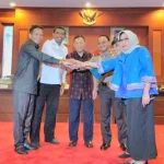 NPHD Pilgub Bawaslu dan Polda Sultra Resmi Diteken NPHD Pilgub Bawaslu dan Polda Sultra Resmi Diteken