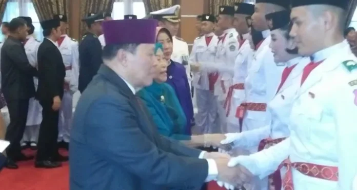 Saleh Lasata Kukuhkan 50 Paskibraka Sultra, Ini Kriterainya