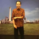 Patung Jokowi Pakai Batik Bikin Wonderful Indonesia Makin Ngetop Patung Jokowi Pakai Batik Bikin Wonderful Indonesia Makin Ngetop