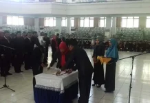 Rektor UHO Lantik 207 Pejabat, Diantaranya 4 Wakil Rektor Rektor UHO Lantik 207 Pejabat, Diantaranya 4 Wakil Rektor