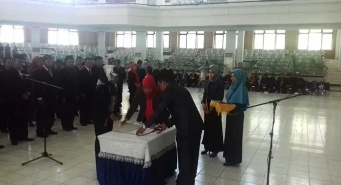 Rektor UHO Lantik 207 Pejabat, Diantaranya 4 Wakil Rektor
