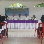 Disnakertrans Konut Latih Ibu-ibu Desa Toreo Buat Kripik Ikan Teri Disnakertrans Konut Latih Ibu-ibu Desa Toreo Buat Kripik Ikan Teri