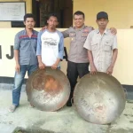 Kapolsek Bonegunu Bina Penyuling Arak Jadi Pembuat Gula Aren Kapolsek Bonegunu Bina Penyuling Arak Jadi Pembuat Gula Aren