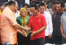 Pemkab Konut Serahkan Bantuan Alsinta pada 13 Gapoktan Pemkab Konut Serahkan Bantuan Alsinta pada 13 Gapoktan