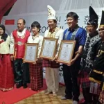 Bupati Konut Resmi Menyerahkan Izin Lokasi Pendirian Pabrik Smelter ke PT MBG Bupati Konut Resmi Menyerahkan Izin Lokasi Pendirian Pabrik Smelter ke PT MBG