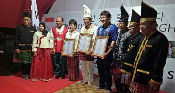 Bupati Konut Resmi Menyerahkan Izin Lokasi Pendirian Pabrik Smelter ke PT MBG