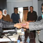 DPRD Serahkan Empat Perda ke Pemda Butur DPRD Serahkan Empat Perda ke Pemda Butur