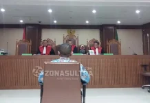 Terdakwa Umar Samiun Diperiksa Di Pengadilan Tipikor Terdakwa Umar Samiun Diperiksa Di Pengadilan Tipikor