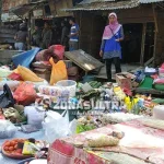 Dianggap Melanggar Perda, Satpol PP Tertibkan PKL di Lawata Dianggap Melanggar Perda, Satpol PP Tertibkan PKL di Lawata