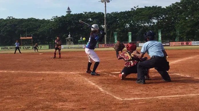 putri_kalah Tim Softball Putri SMAN 4 Kendari Takluk di Babak Pagesistem