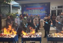Bea Cukai Musnahkan 4 Juta Batang Rokok Ilegal Bea Cukai Musnahkan 4 Juta Barang Rokok Ilegal
