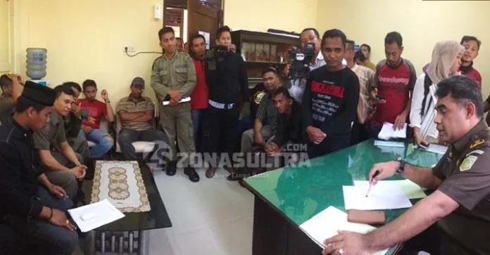 Ratusan Satpol PP Berdemo Minta Kejati Usut Dugaan Korupsi Kasat Pol PP Sultra