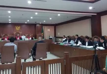 Sidang Umar Samiun, Hakim Periksa Arbab Paproeka dan Sopir Akil Mochtar Sidang Umar Samiun, Hakim Periksa Arbab Paproeka dan Sopir Akil Mochtar