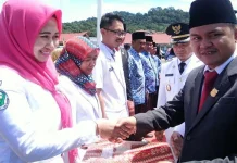 Tepat di Hari Kemerdekaan, 144 Bidan dan Dokter PTT Konut Terima SK PNS Tepat di Hari Kemerdekaan, 144 Bidan dan Dokter PTT Konut Terima SK PNS