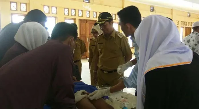 Rangkaian Festival Budaya Tua, Pemda Buton Gelar Sunatan Massal