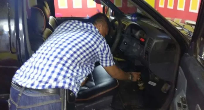 Supir Diduga Mabuk, Mobil Tabrak Rumah Makan