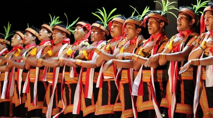 Pecahkan Rekor MURI, 12.262 Orang Menarikan Tari Saman di Gayo Leus