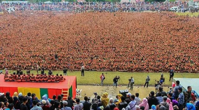 Pecahkan Rekor MURI, 12.262 Orang Menarikan Tari Saman di Gayo Leus
